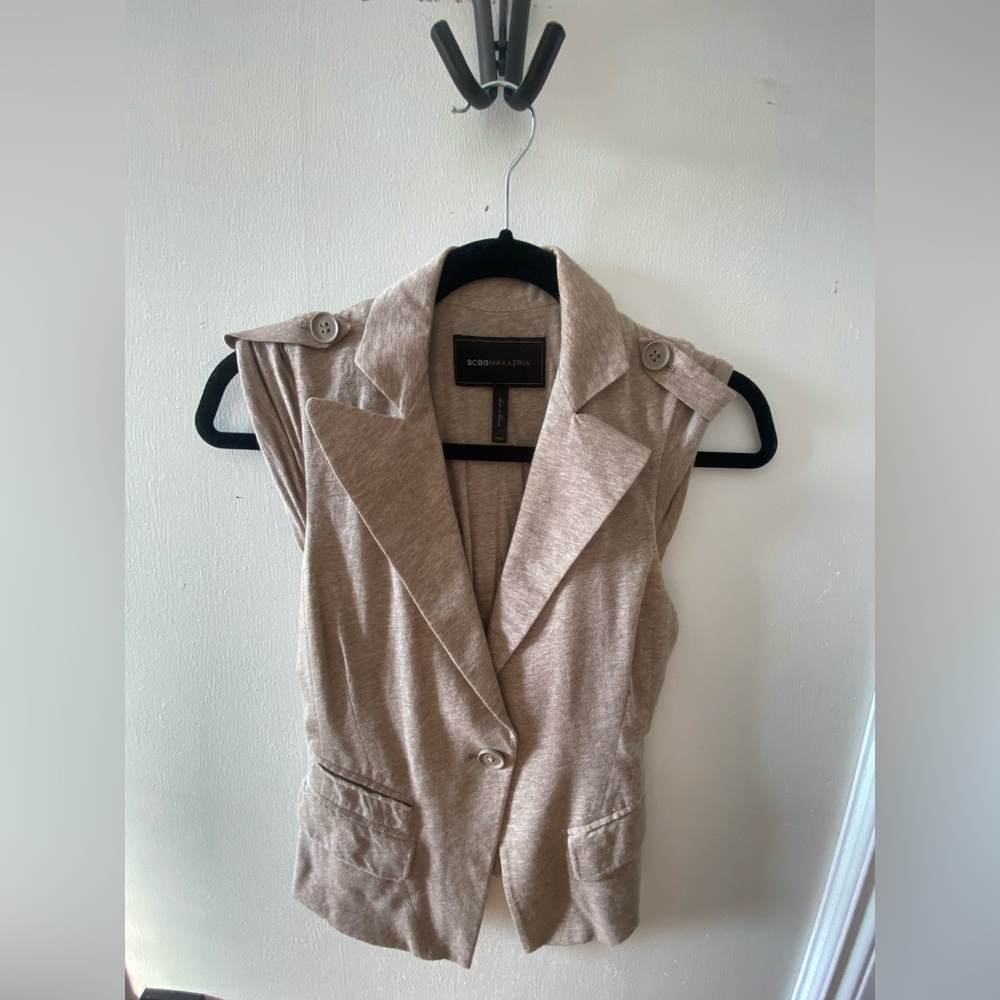 BCBG Maxazria beige vest XXS